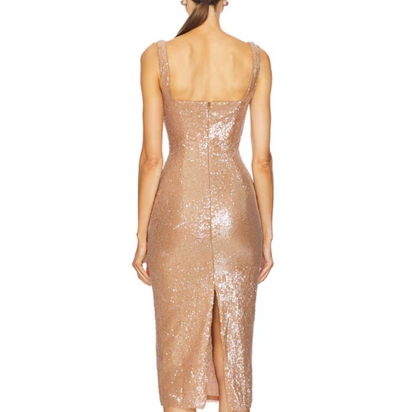 Camila C - Picture 4 of 8